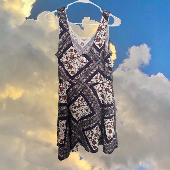 Blue & White Floral Patterned Dress: Size L or XL (estimate) - Picture 2 of 3